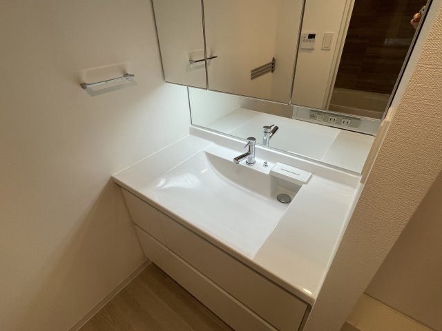 アルファステイツ熊本駅東の独立洗面台