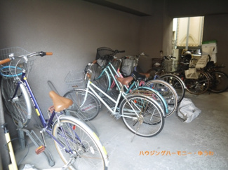 【その他共用部分】 | 建物内に、駐輪場が有ります。