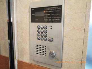【その他共用部分】 | エントランス部分は、もちろんオートロック式です。