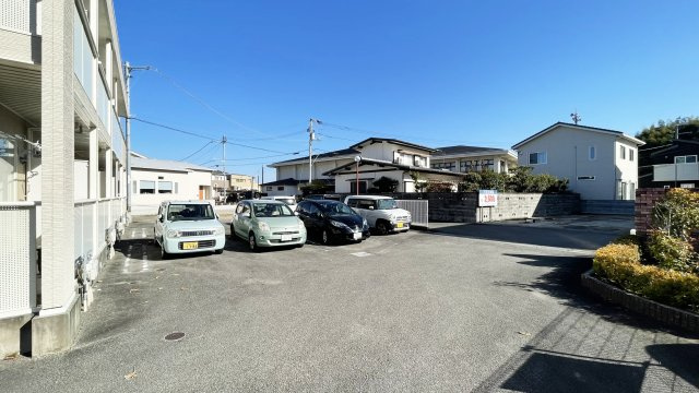 ベルメゾン法花の駐車場