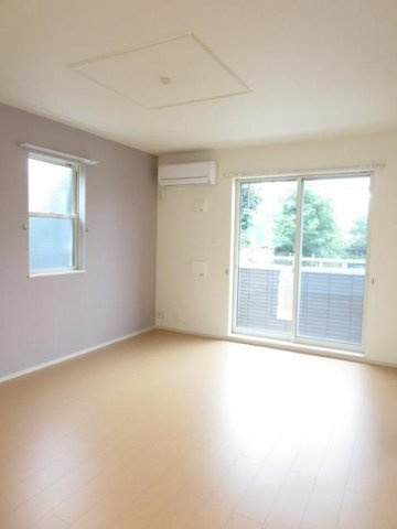 ジュネス・ＮＫ　Ｂの居間・リビング|こちらの居間で趣味の時間をお楽しみください