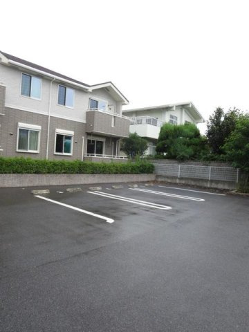 ジュネス・ＮＫ　Ｂの駐車場|駐車スペースもあります