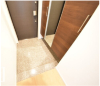 【玄関】 | アルファステイツ大学病院通り