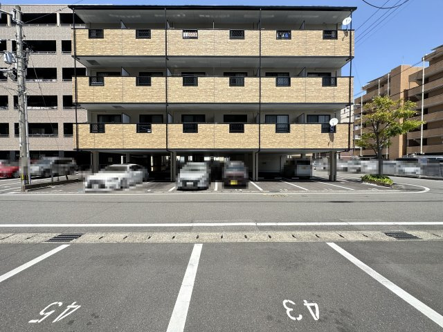 エスポアールの駐車場