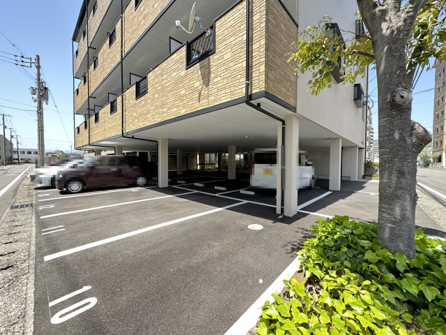 エスポアールの駐車場