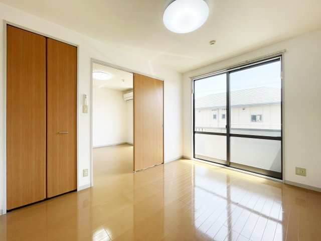 シャーメゾン　ラヴィ　E棟の居間・リビング