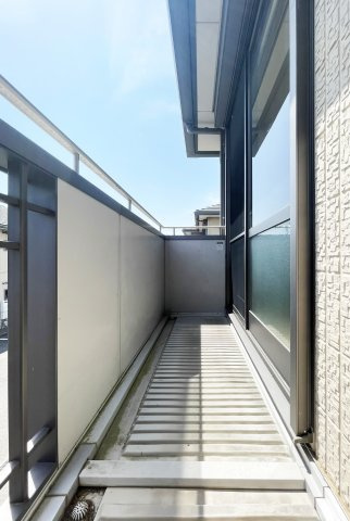 シャーメゾン　ラヴィ　E棟のバルコニー