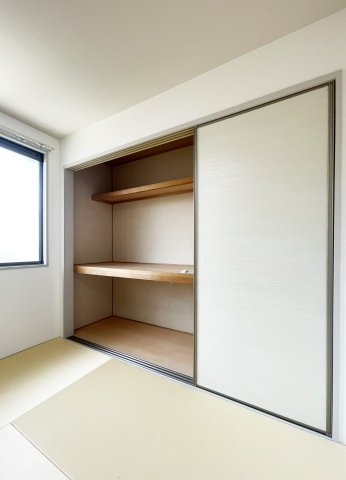 シャーメゾン　ラヴィ　E棟の収納