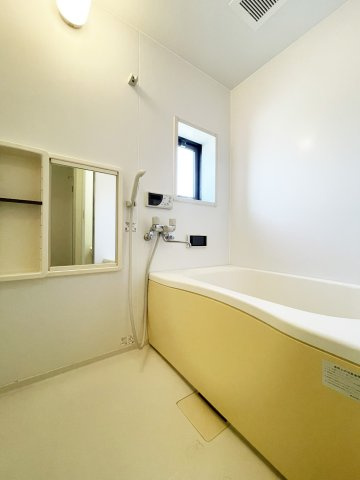 シャーメゾン　ラヴィ　E棟の浴室