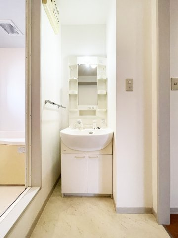 シャーメゾン　ラヴィ　E棟の洗面所