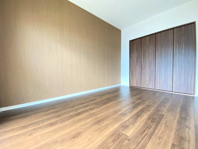 【商談中】円明寺ヶ丘団地M棟の洋室|床・クロス貼替工事済みです。