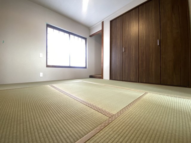 【商談中】円明寺ヶ丘団地M棟の和室|和室（約6帖）
LDKに隣接していて、小さなお子様のお昼寝スペースにもちょうど良いです！