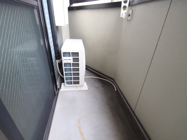 オズレジデンス天王寺WESTのバルコニー|外からの目が気にならないバルコニーで洗濯物が干せます