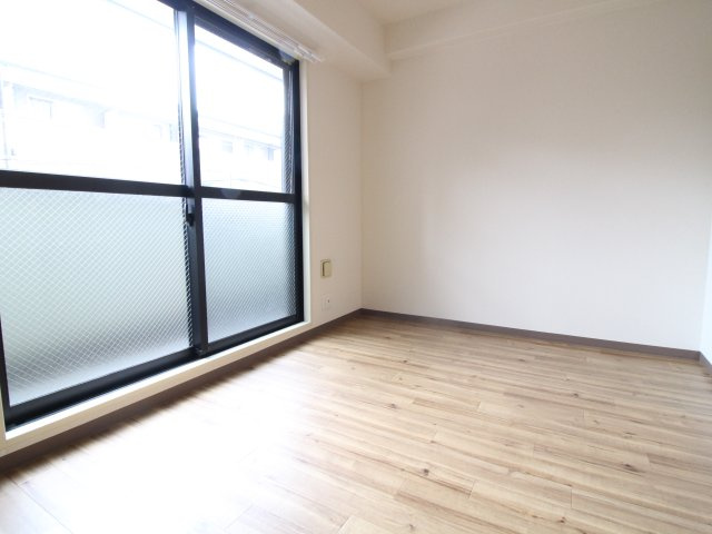 オズレジデンス天王寺WESTの居間・リビング|使いやすいリビングです