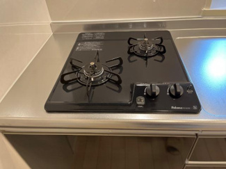 【キッチン】 | 仮称）天童市東久野本２丁目新築アパート | ビルトインコンロ（イメージ）