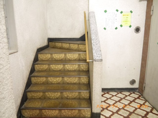 【その他共用部分】 | エレベータ―が無いので、お部屋までは、階段利用となります。