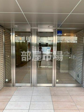 ニューシティアパートメンツ南千住のエントランス