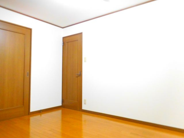 グランドール八光の洋室