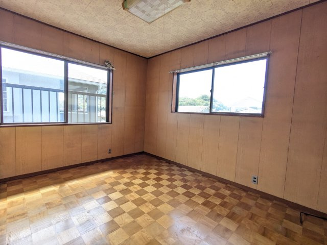 白鳥台一戸建の洋室