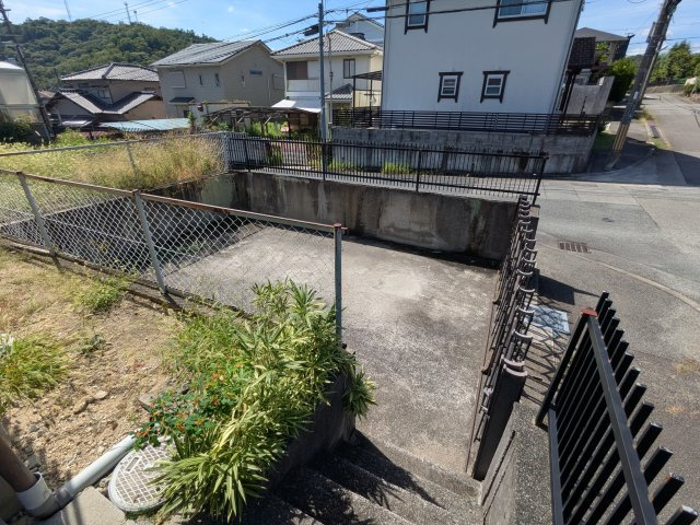 白鳥台一戸建の駐車場