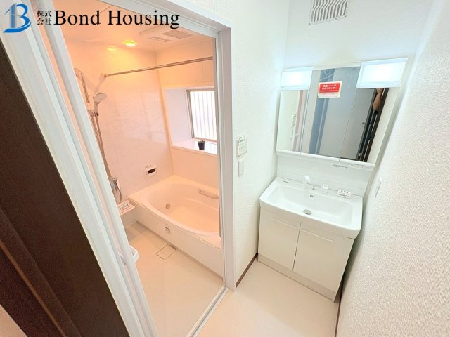 前面リフォ済み・お車3台駐車可能　竜が岡5丁目　築37年の独立洗面台