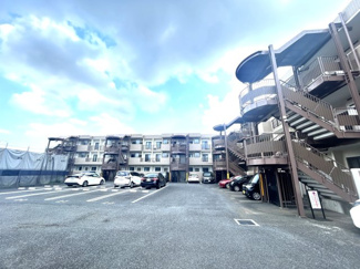 【外観】 | ネオハイツ都賀 | 忙しく過ぎゆく日常を置き去るほど、ゆったりした時間が流れる住環境♪♪『快適』は「家」と「街」と「環境」が調和した時に訪れるだと改めて感じさせてくれます。時間の経過と共に味わいが出る素敵な空間へ！！