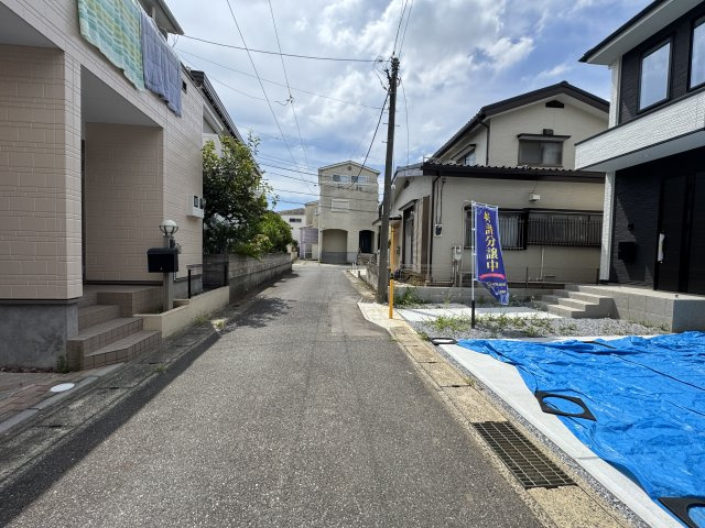 流山市前ヶ崎新築戸建（前ヶ崎9期）の前面道路含む現地写真|北東側前面道路