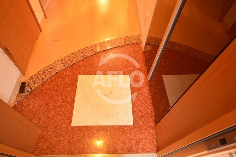 レインボーコート谷町五の玄関|レインボーコート谷町五　シューズBOX