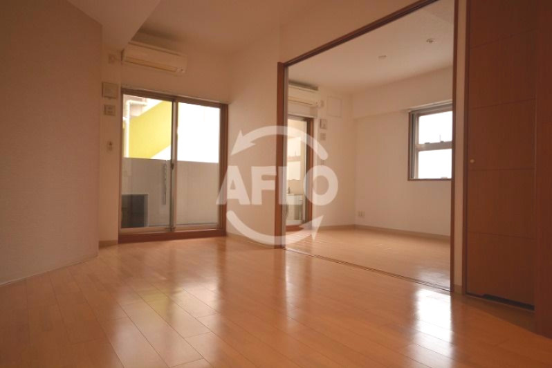 レインボーコート谷町五の居間・リビング|レインボーコート谷町五　おしゃれで開放的な室内