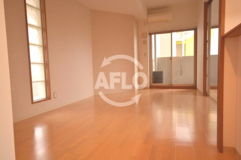 レインボーコート谷町五の洋室|レインボーコート谷町五　開放的な室内