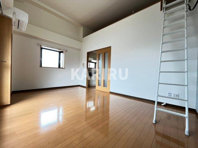 メゾンクレアスタイルの居間・リビング