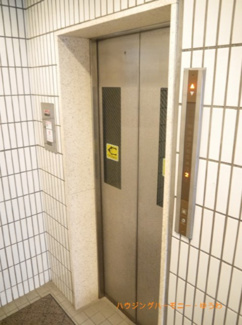 【その他共用部分】 | 勿論エレベーターが備え付けられています。