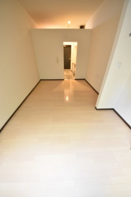 【洋室】 | クレセンティア神戸・北野 | 反転タイプです