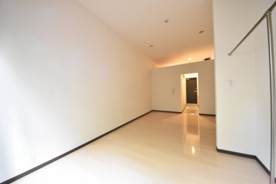 【洋室】 | クレセンティア神戸・北野 | 反転タイプです