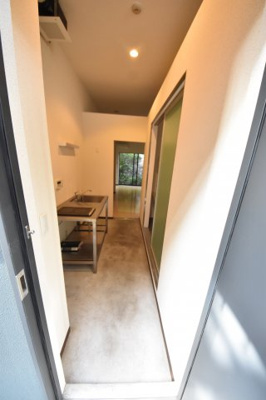 【玄関】 | クレセンティア神戸・北野 | 反転タイプです