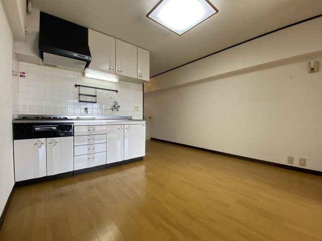 マンハイム熱海の居間・リビング