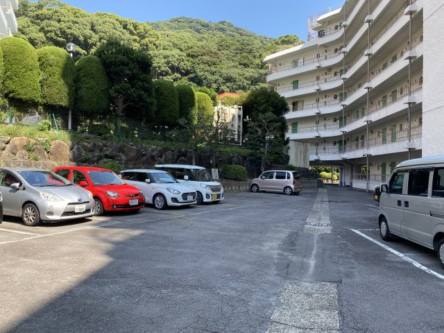 マンハイム熱海の駐車場