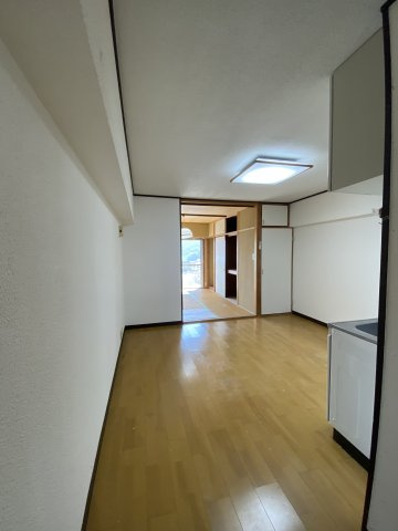 マンハイム熱海の居間・リビング