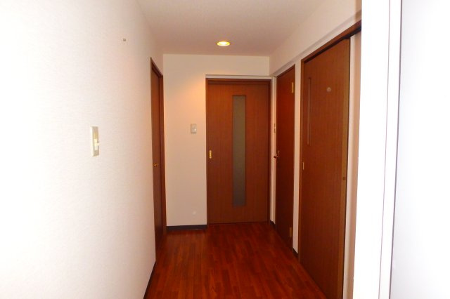 アルデール西宮の玄関