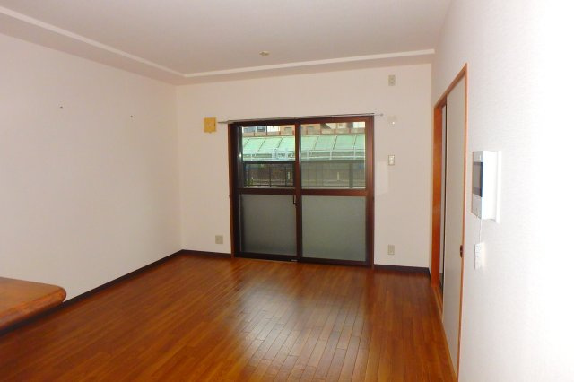 アルデール西宮の居間・リビング