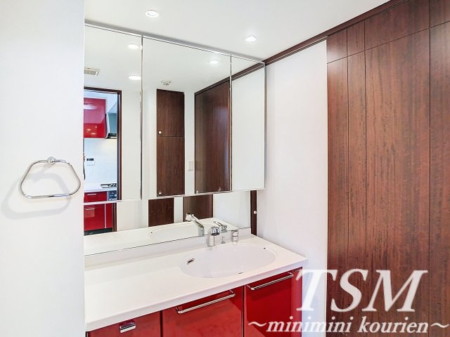 クレアシティ新石切の独立洗面台