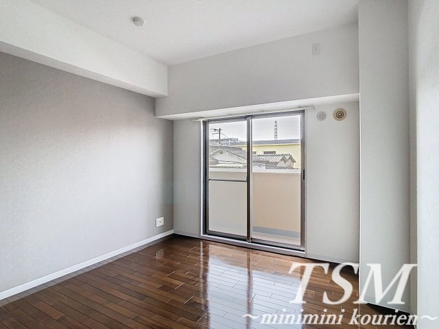 クレアシティ新石切の洋室