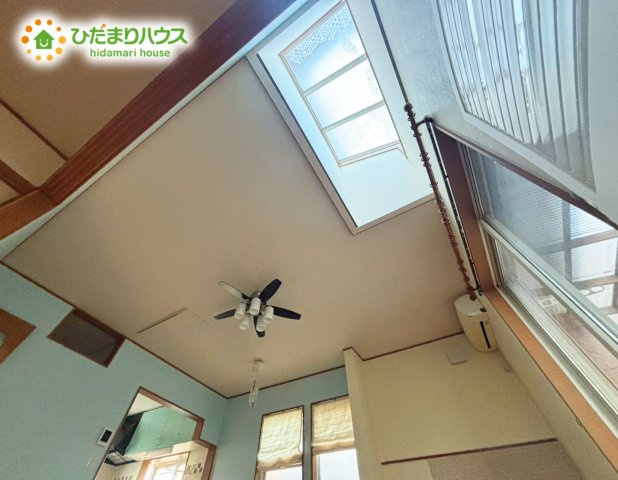 野田市五木新町　中古戸建　平成17年築のその他|天窓からの明るい日差しでより一層明るい空間に♪　数字でみるよりも広く、開放感を感じられますので、是非一度ご見学下さいませ♪