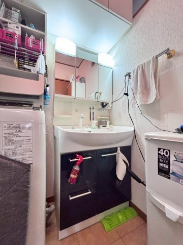 野田市五木新町　中古戸建の独立洗面台