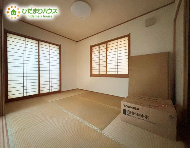 野田市五木新町　中古戸建　平成17年築の和室|リビングと隣り合う和室は6帖と広さのある空間となっております♪
南側に設置された窓からはしっかり日差しが差し込みます♪