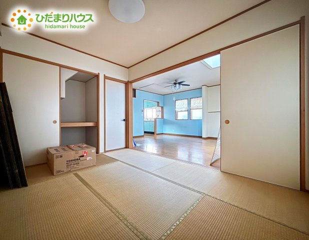 野田市五木新町　中古戸建　平成17年築の和室|廊下からの入口もございますため、扉を閉めて来客用としても活躍してくれそうですね♪
お子様の勉強スペースや趣味部屋、ごろ寝スペースなどにもおすすめです♪
