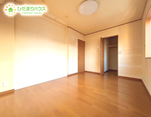 野田市五木新町　中古戸建　平成17年築の洋室|バランスの良い長方形型なので、家具など配置も想像しやすいですね♪
収納は広さのあるウォークインクローゼットです♪

