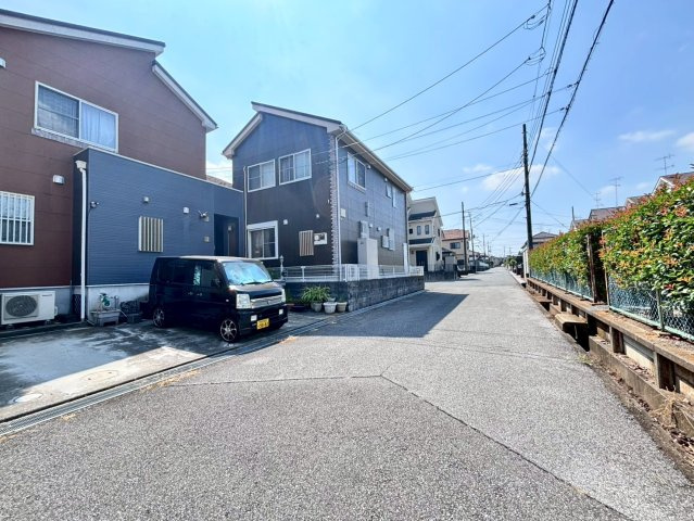野田市五木新町　中古戸建の前面道路含む現地写真|前面道路は5.2Mの公道です♪