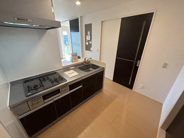 高崎市東貝沢町２丁目のアパートの居間・リビング