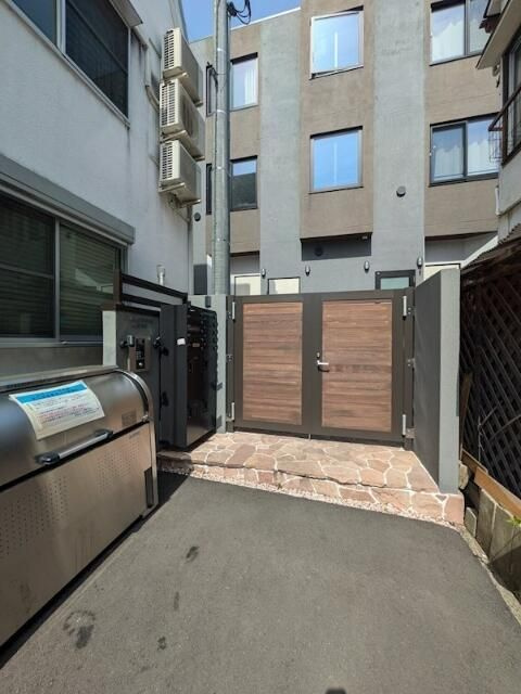 ルミドゥース目黒のエントランス